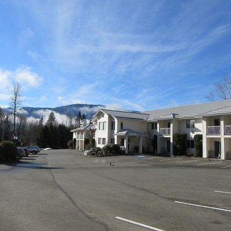 Lake Cowichan Lodge エクステリア 写真