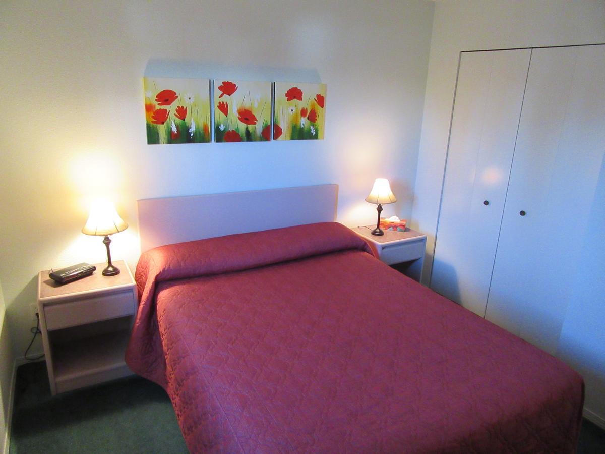Lake Cowichan Lodge エクステリア 写真