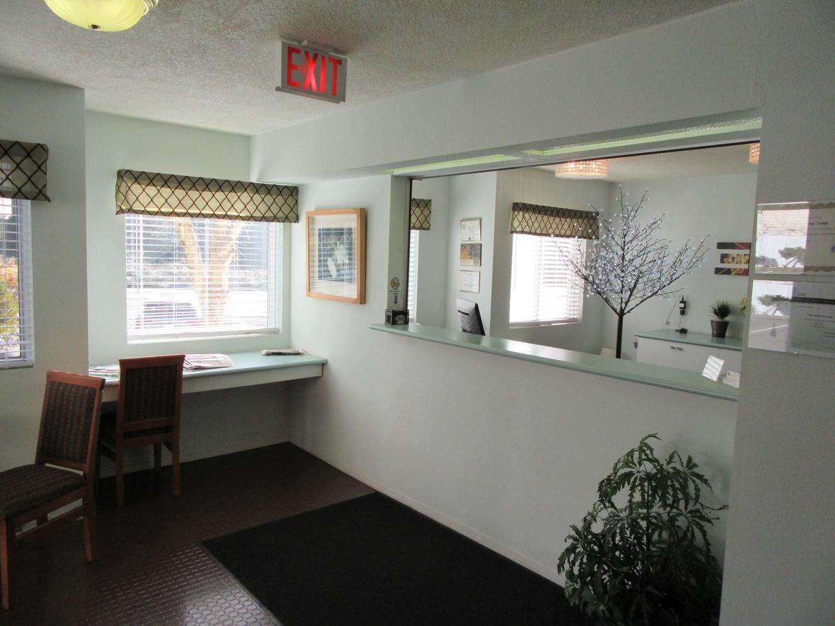 Lake Cowichan Lodge エクステリア 写真