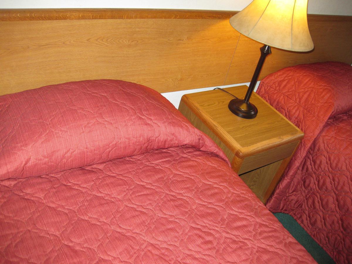 Lake Cowichan Lodge エクステリア 写真